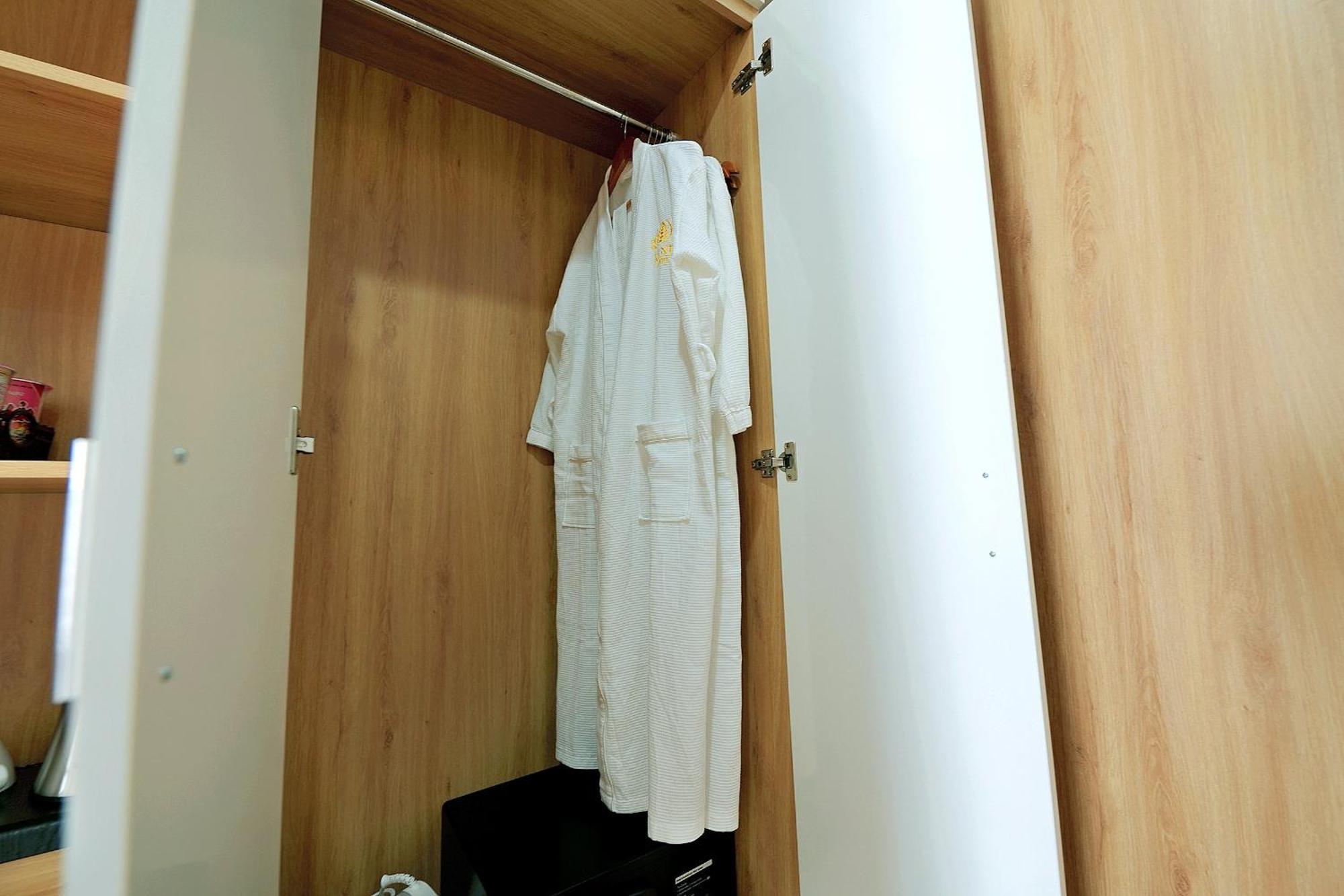 Khach San Xa Nu Hotell Kon Tum Exteriör bild