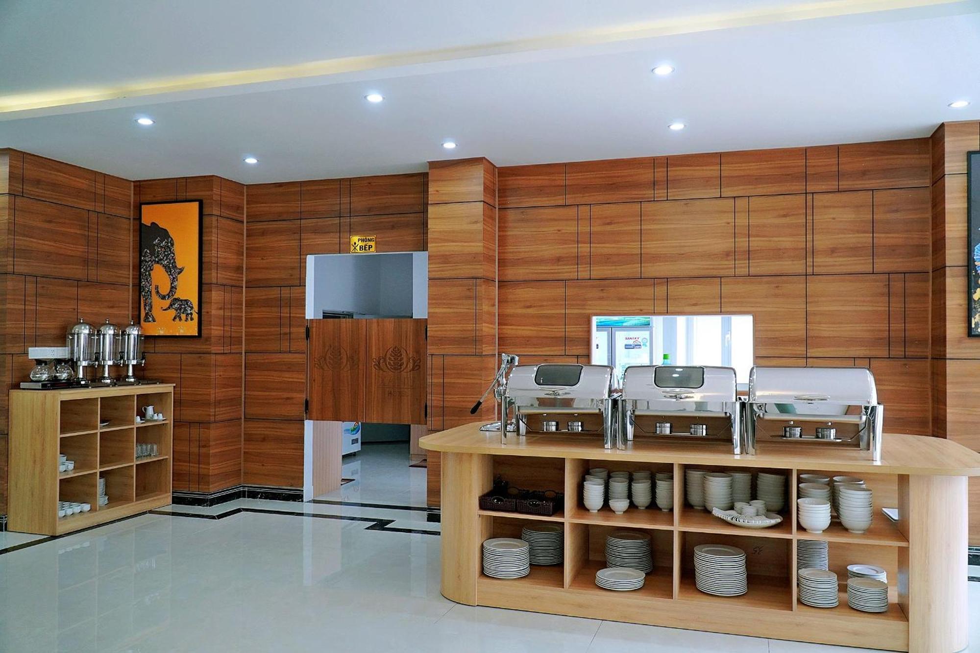 Khach San Xa Nu Hotell Kon Tum Exteriör bild