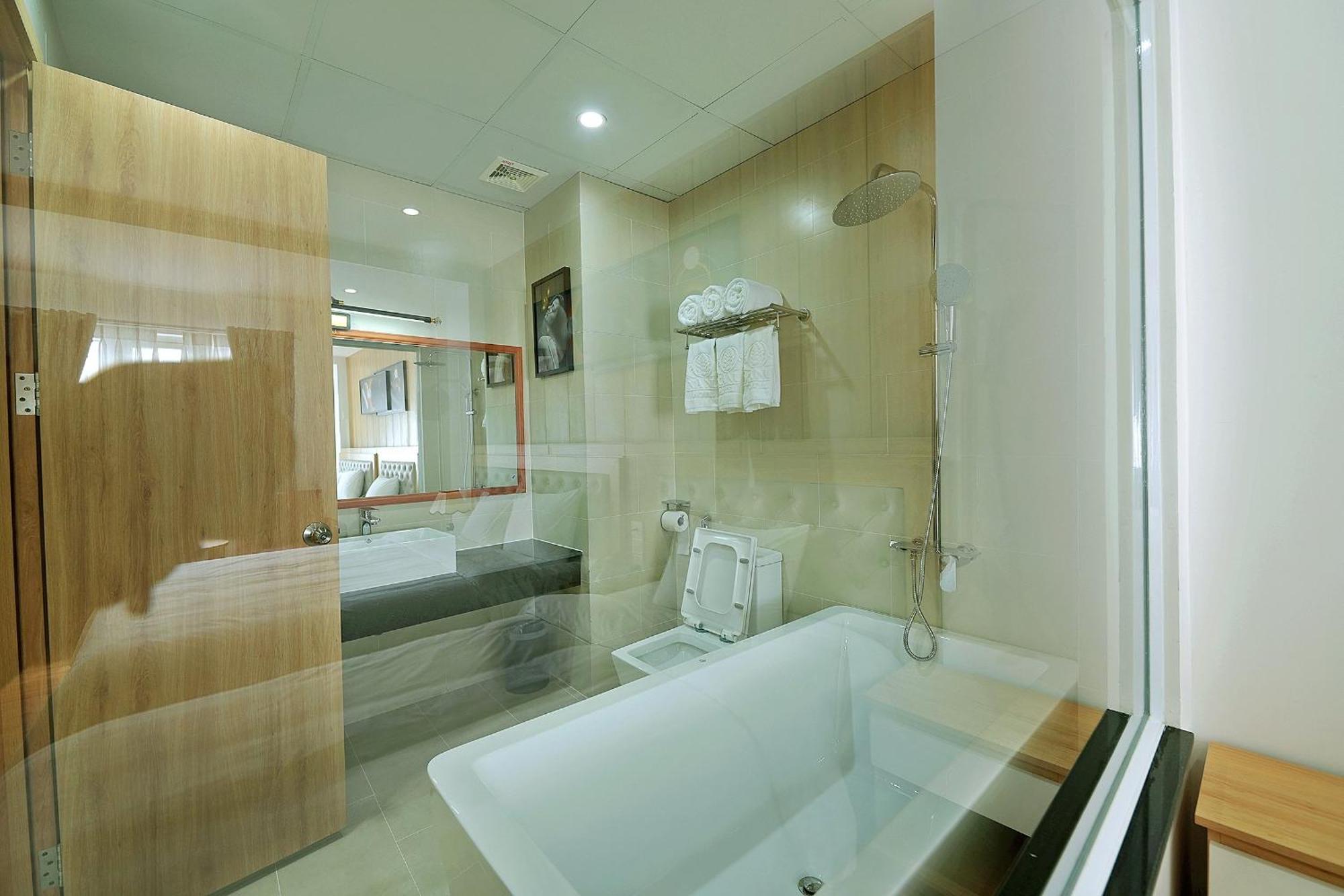 Khach San Xa Nu Hotell Kon Tum Exteriör bild