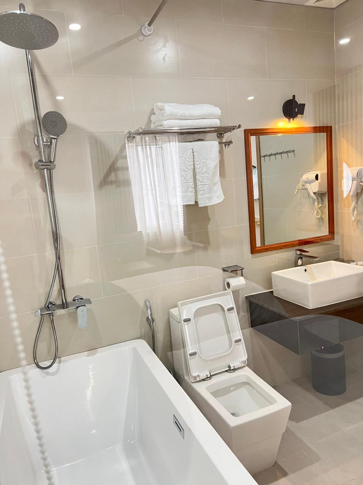 Khach San Xa Nu Hotell Kon Tum Exteriör bild