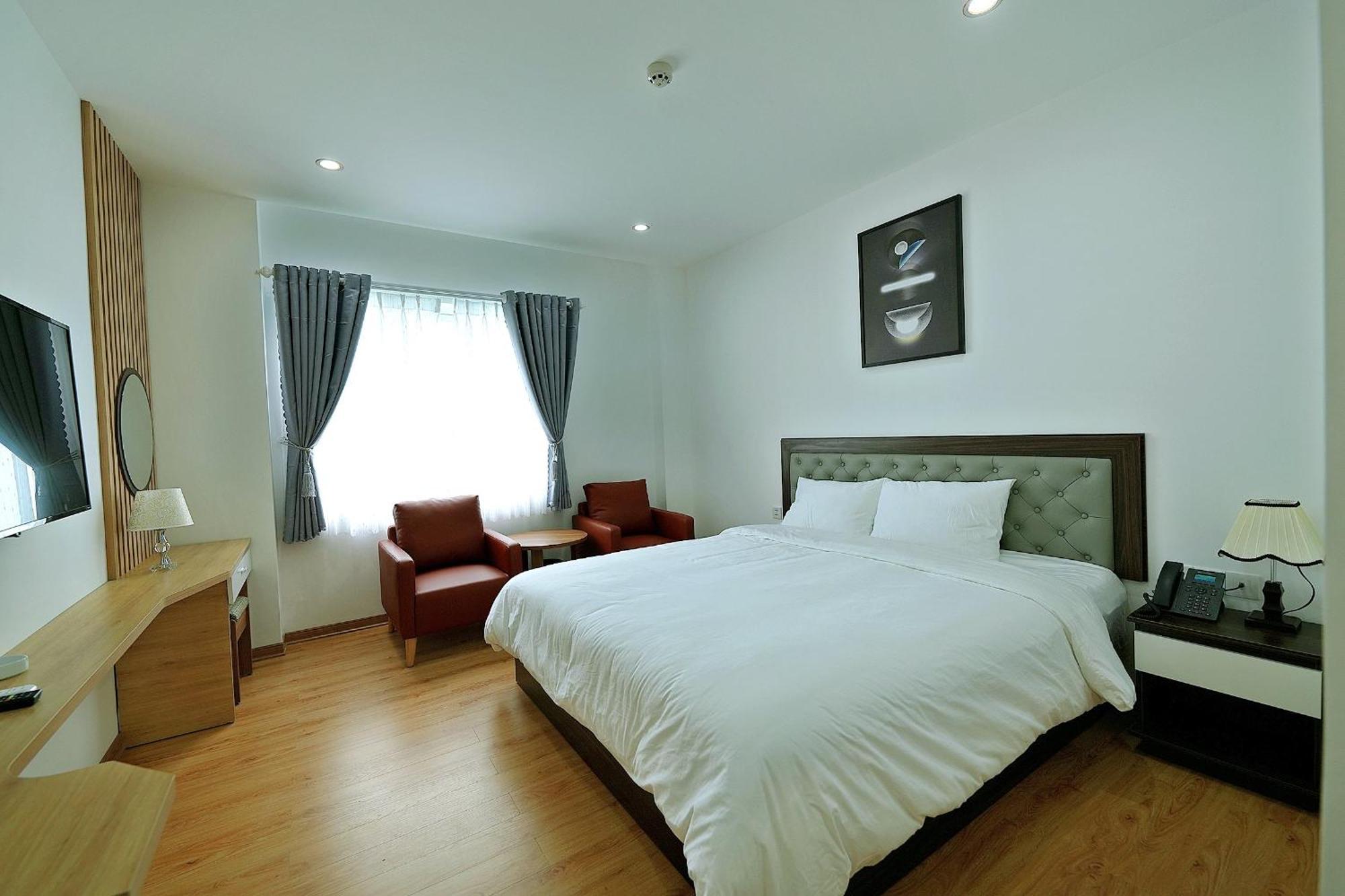 Khach San Xa Nu Hotell Kon Tum Exteriör bild