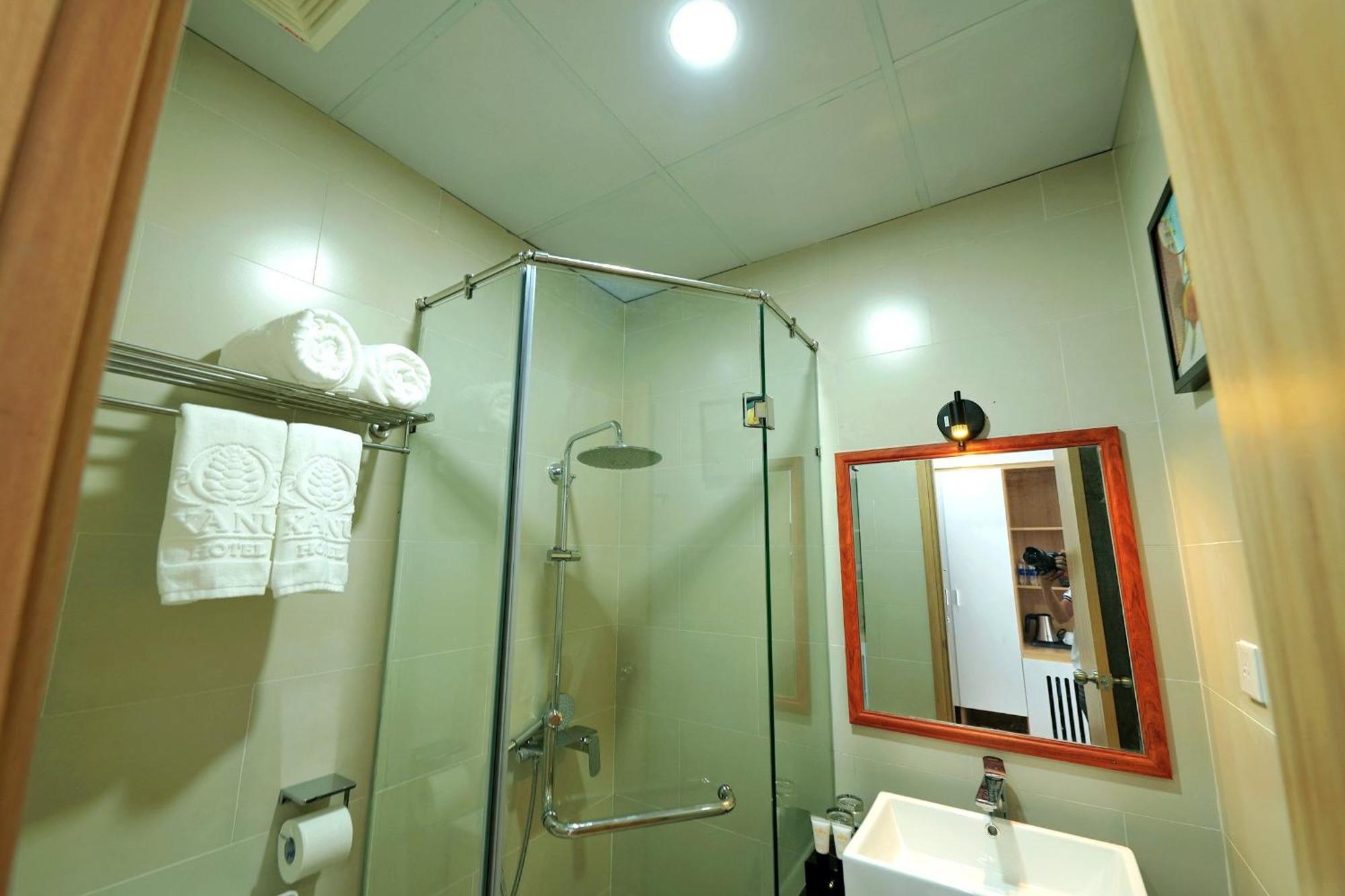 Khach San Xa Nu Hotell Kon Tum Exteriör bild