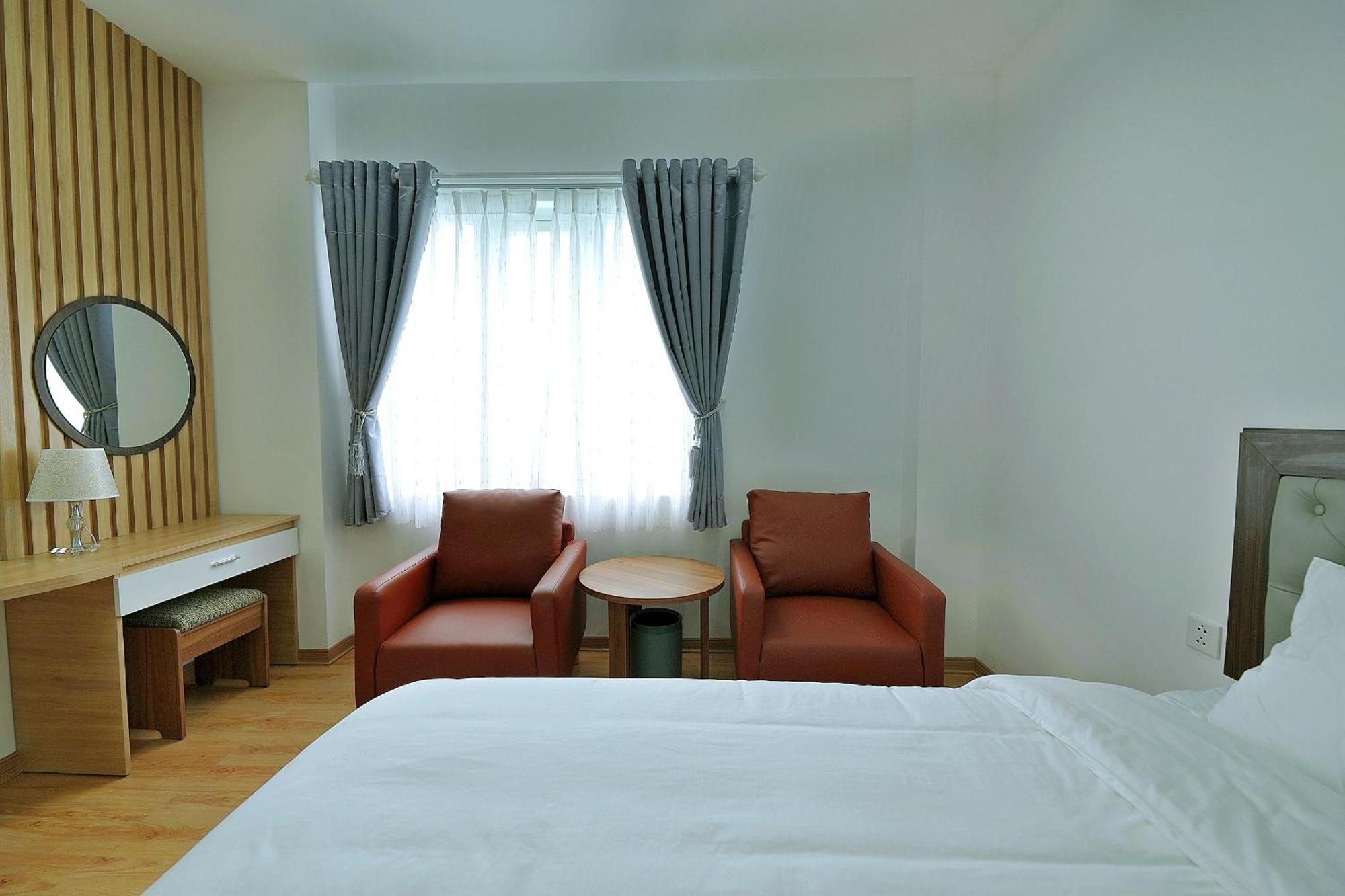 Khach San Xa Nu Hotell Kon Tum Exteriör bild